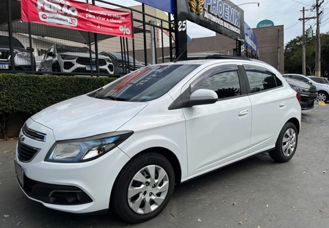 Chevrolet Onix 2015 Branco — foto 1 de 3