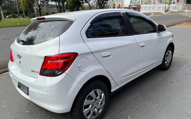 imagem-https://www.socarrao.com.br/sc-vehicle-images-prod/2503008/1785861469246-eaQDL5TibICPjjDFhVTSksxRDubdf2hS.jpg