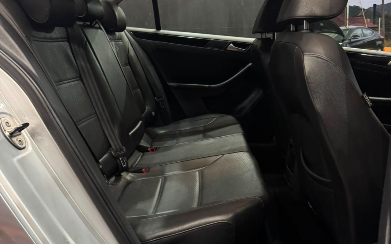 imagem-https://www.socarrao.com.br/sc-vehicle-images-prod/2513205/1783512481523-VlcgVm9sa3N3YWdlbiBKZXR0YSAyLjAgQ29uZm9ydGxpbmUgQ29tcGxldG8gMjAxNCBTdGVpbmJhY2ggTXVsdGltYXJjYXMgZW0gU2FudG8gQW1hcm8gZGEgSW1wZXJhdHJpeiBTQyAxNi5qcGVn.jpeg