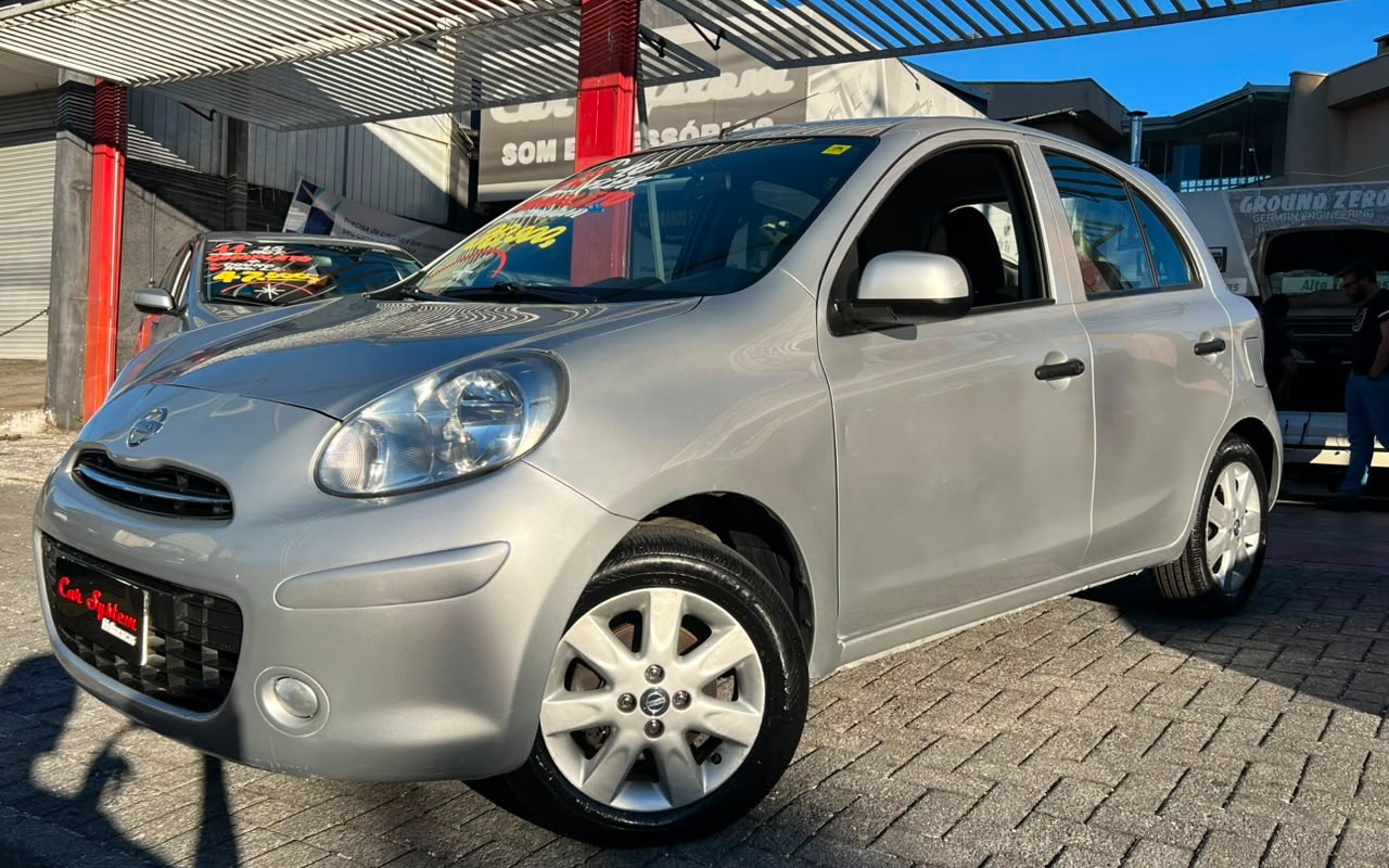 Nissan MARCH S 1.0 16V Flex Fuel 5p na cor Prata em Curitiba / PR - 2514188