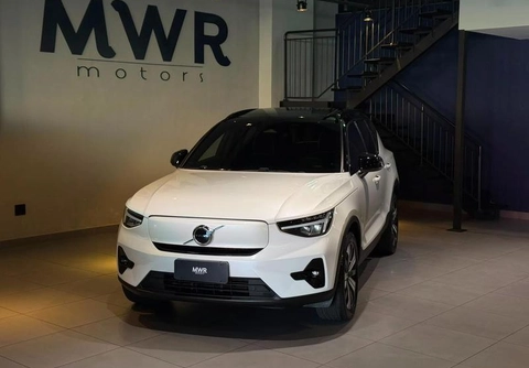 Volvo XC40 2023 Branco — foto 1 de 3
