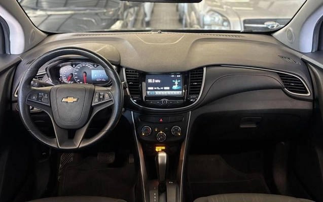 imagem-https://www.socarrao.com.br/sc-vehicle-images-prod/2514881/1789404777128-8257429_14_B_5132b629ba.jpeg