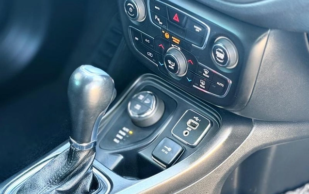imagem-https://www.socarrao.com.br/sc-vehicle-images-prod/2516936/1785238754716-8259850_8_B_41a0f498e3.jpeg