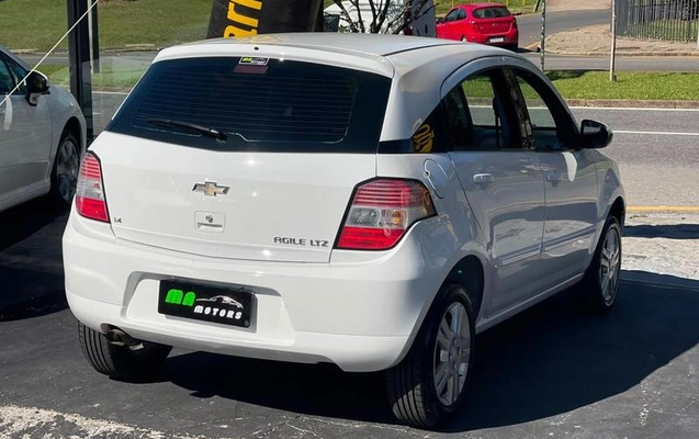 imagem-https://www.socarrao.com.br/sc-vehicle-images-prod/2517501/1789501498789-8245180_13_B_291905b949.jpeg