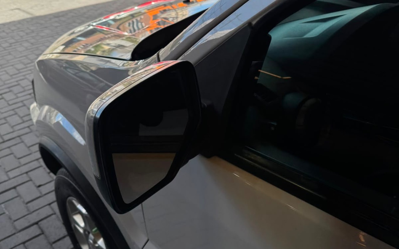 imagem-https://www.socarrao.com.br/sc-vehicle-images-prod/2517836/1788196910519-YTg5NzgwM2MtN2EzNC00OTg0LTg2NjQtYjdhZGEwNTQ5YTM2LmpwZWc.jpeg