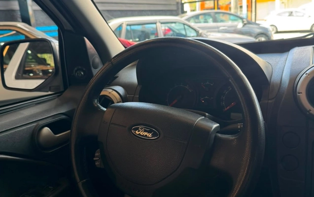 imagem-https://www.socarrao.com.br/sc-vehicle-images-prod/2517836/1788196910590-MjNiZGQzNzItZWQyNS00MTM0LTllZGEtMTQwYzljYTFhZDY1LmpwZWc.jpeg