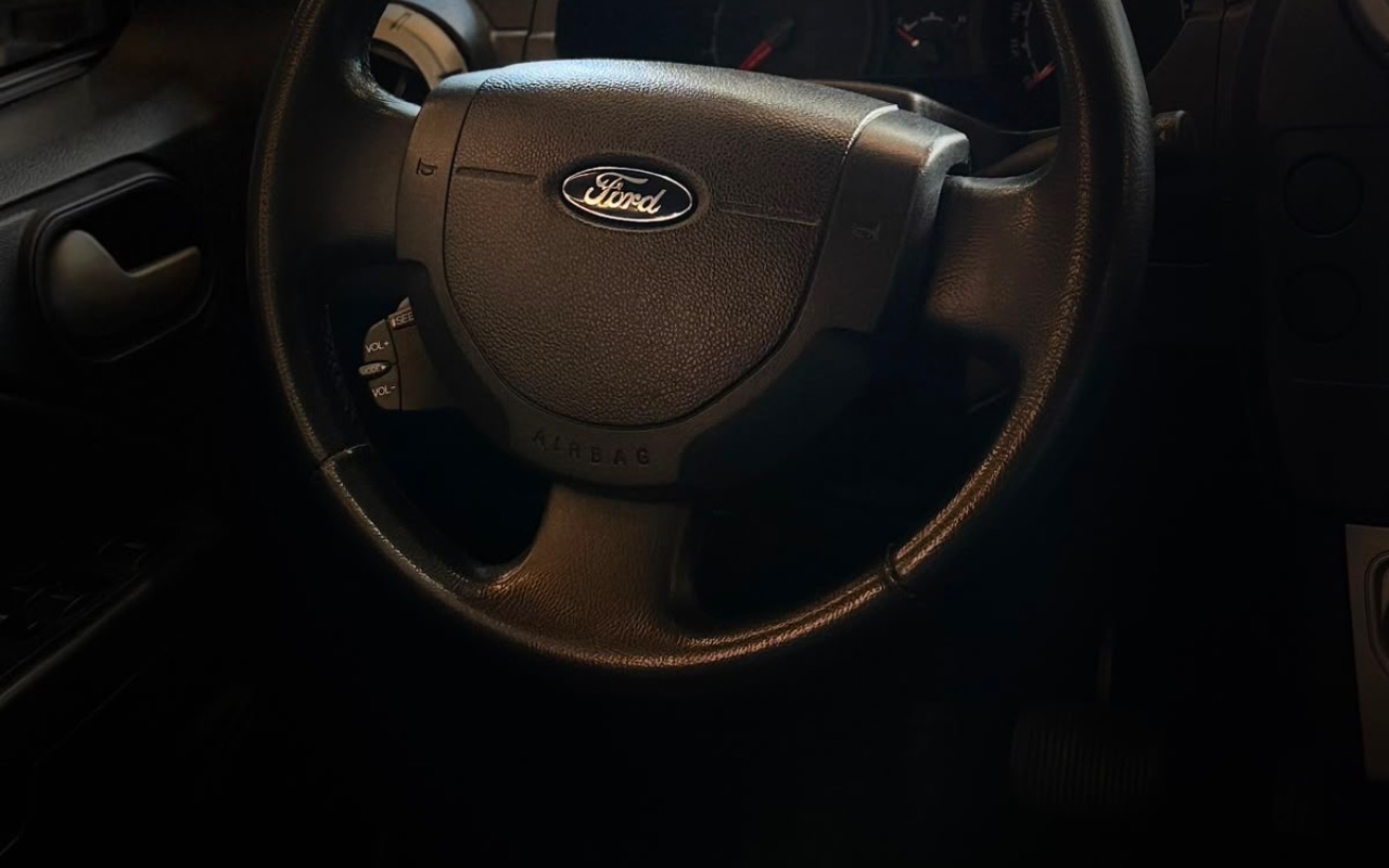 imagem-https://www.socarrao.com.br/sc-vehicle-images-prod/2517836/1788196910676-YzRmNDkxYzctMjYzYS00MGIyLWI1MzgtMDFhMzYyYTMwZGM0LmpwZWc.jpeg