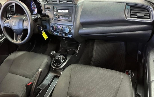 imagem-https://www.socarrao.com.br/sc-vehicle-images-prod/2517977/1786639459512-8238751_0_B_d8af597446.jpeg