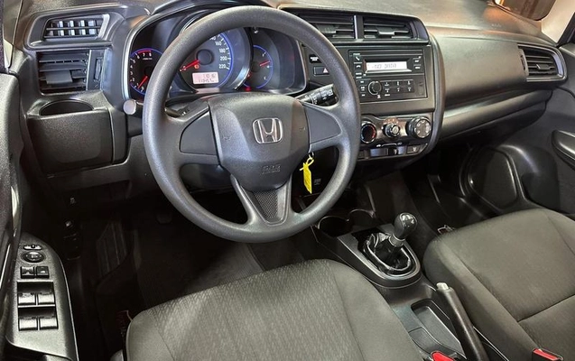 imagem-https://www.socarrao.com.br/sc-vehicle-images-prod/2517977/1786639459512-8238751_9_B_2f7fdcebe9.jpeg