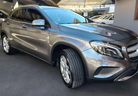 Mercedes-Benz GLA 200 2015 Cinza — foto 1 de 3