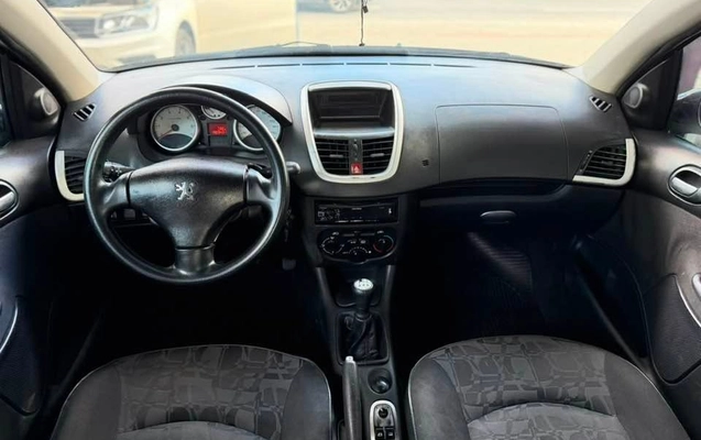 imagem-https://www.socarrao.com.br/sc-vehicle-images-prod/2519678/1783537637762-d9ea088d-e9ca-4ea8-b80c-96a19fea6a7f.jpg