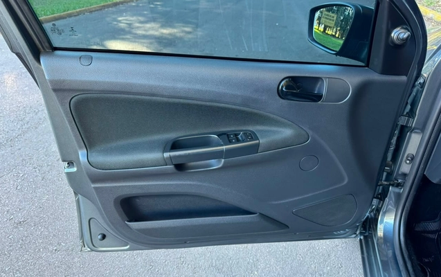 imagem-https://www.socarrao.com.br/sc-vehicle-images-prod/2521315/1783541211878-V2hhdHNBcHAgSW1hZ2UgMjAyNi0wNy0wOCBhdCAxNS41Ni4zNCAoMSkuanBlZw.jpeg