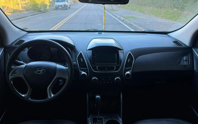 imagem-https://www.socarrao.com.br/sc-vehicle-images-prod/2521572/1788549164618-WXI2sCaV2KwMb0AcWWKSbf0vJYG5mIFR.jpg