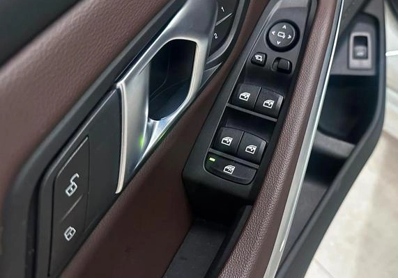 imagem-https://www.socarrao.com.br/sc-vehicle-images-prod/2522630/1787758569011-8261519_15_B_c2c5b3d533.jpeg