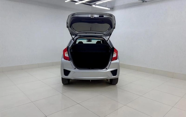 imagem-https://www.socarrao.com.br/sc-vehicle-images-prod/2522861/1787692497708-8262245_10_B_84bd957bd7.jpeg