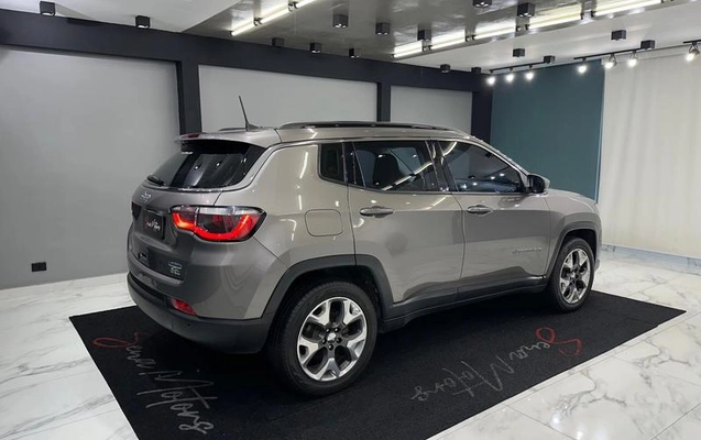 imagem-https://www.socarrao.com.br/sc-vehicle-images-prod/2523079/1789659291084-8201609_3_B_c7087136e6.jpeg
