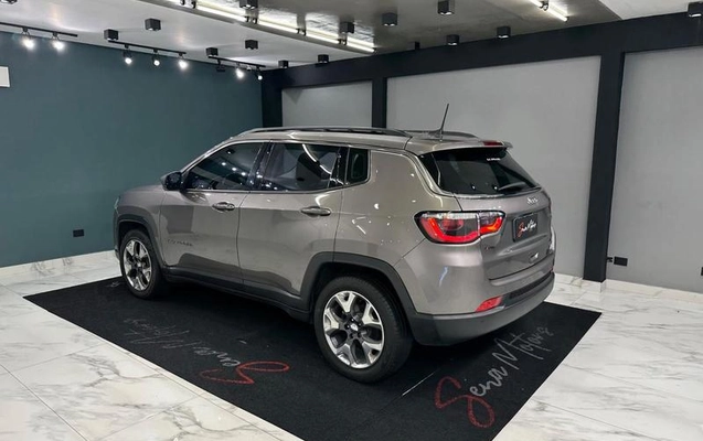 imagem-https://www.socarrao.com.br/sc-vehicle-images-prod/2523079/1789659291086-8201609_5_B_f110beb974.jpeg