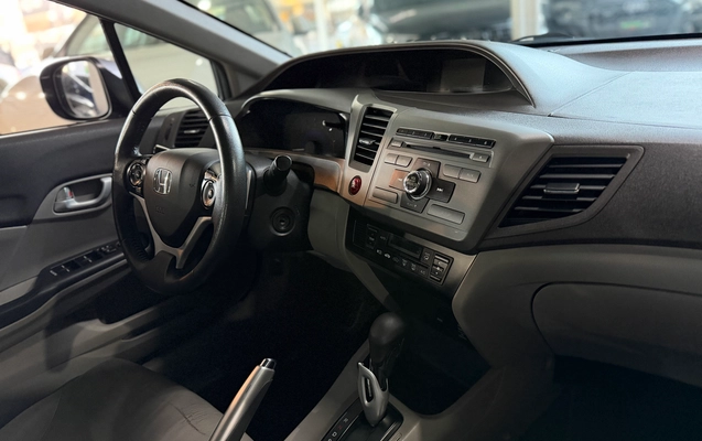 imagem-https://www.socarrao.com.br/sc-vehicle-images-prod/2526179/1783561482715-f78f827f-6840-4045-9437-a3387db86685.jpg