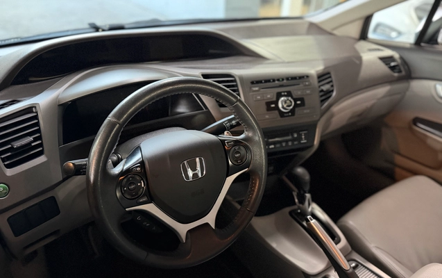 imagem-https://www.socarrao.com.br/sc-vehicle-images-prod/2526179/1783561482733-b2e4fd4b-3e11-40ee-8a2c-cb6a893a6ac4.jpg