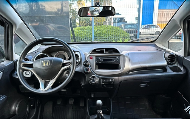 imagem-https://www.socarrao.com.br/sc-vehicle-images-prod/2534192/1783600271909-8_111841.jpg