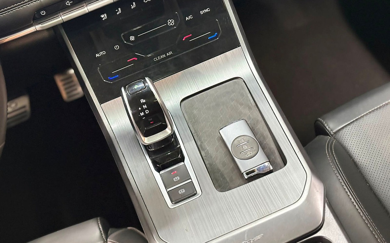 imagem-https://www.socarrao.com.br/sc-vehicle-images-prod/2534297/1784896193949-Q0FPQSBDSEVSWSBUSUdHTzVYIFBSTyBIRVYgLSAyMDIzIC0gQlJBTkNPIC0gUlhYOEc4NyAoMjEpLmpwZw.jpg
