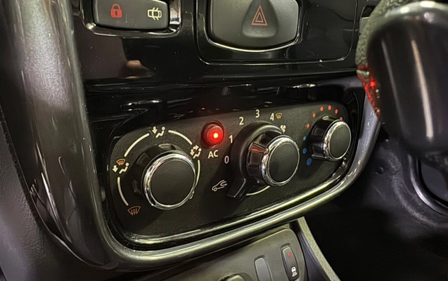 imagem-https://www.socarrao.com.br/sc-vehicle-images-prod/2534495/1787759028390-vehicle_image_1782412590_521218b62271b2ec3f3daa4f57217069.jpeg