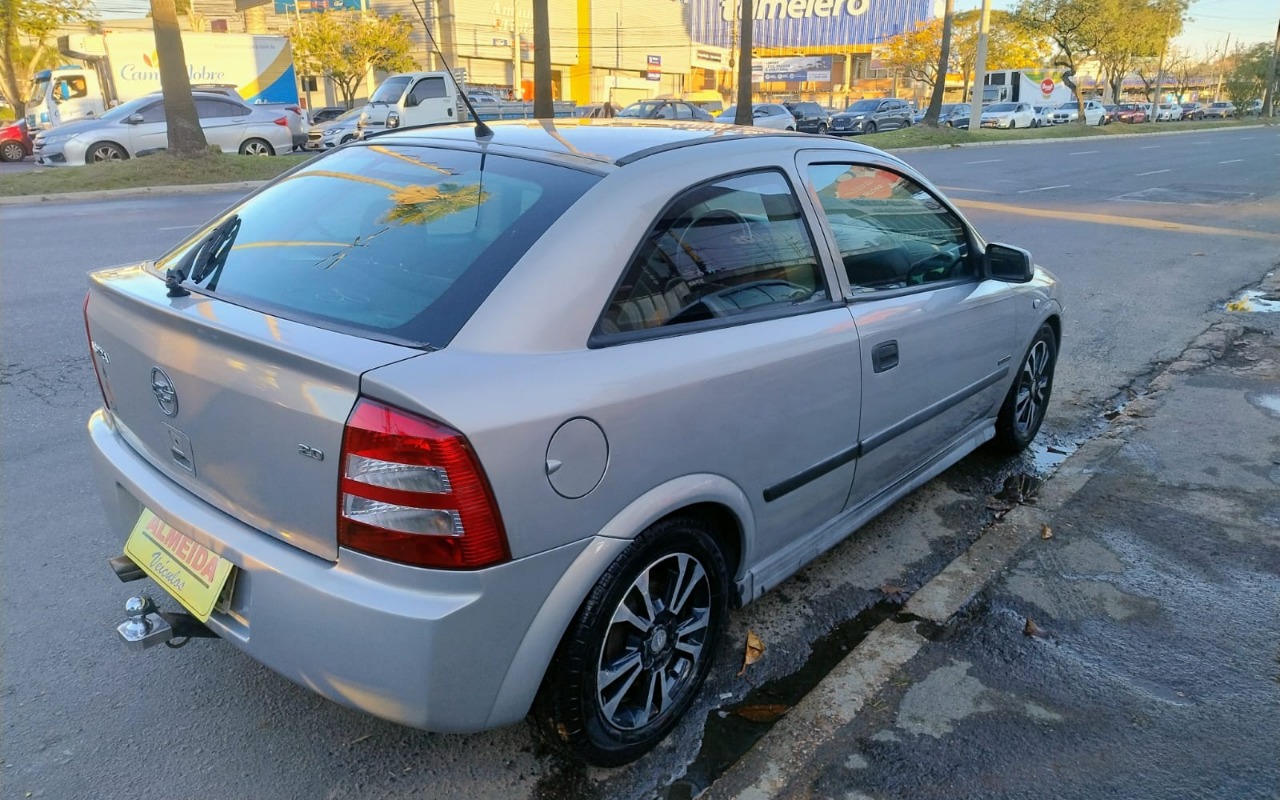 imagem-https://www.socarrao.com.br/sc-vehicle-images-prod/2535331/1783629096470-MTc4MzYyODgwMDgzMy5qcGc.jpg