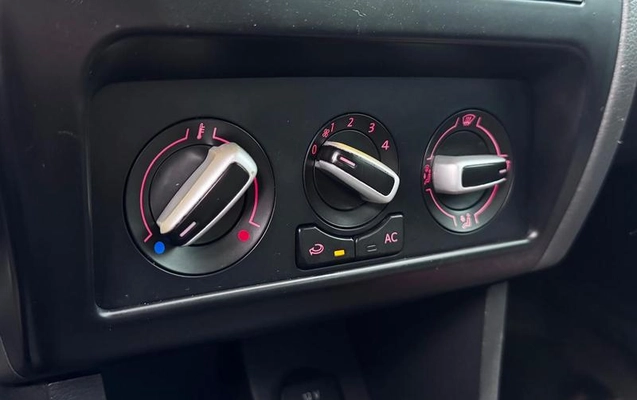 imagem-https://www.socarrao.com.br/sc-vehicle-images-prod/2535361/1786027015509-8238056_8_B_3bcf6c0864.jpeg