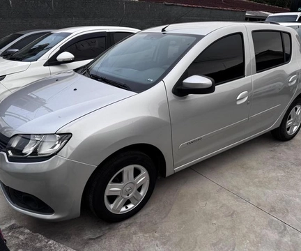 Renault Sandero 2018 Prata — foto 1 de 3