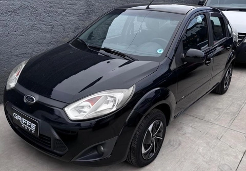 Ford Fiesta 2014 Preto — foto 1 de 3