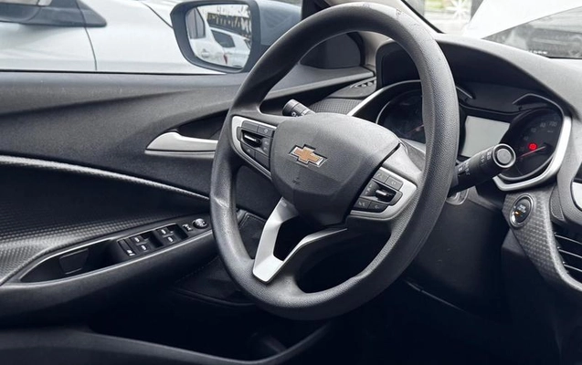imagem-https://www.socarrao.com.br/sc-vehicle-images-prod/2536043/1786027058657-8238639_5_B_26124d3f41.jpeg