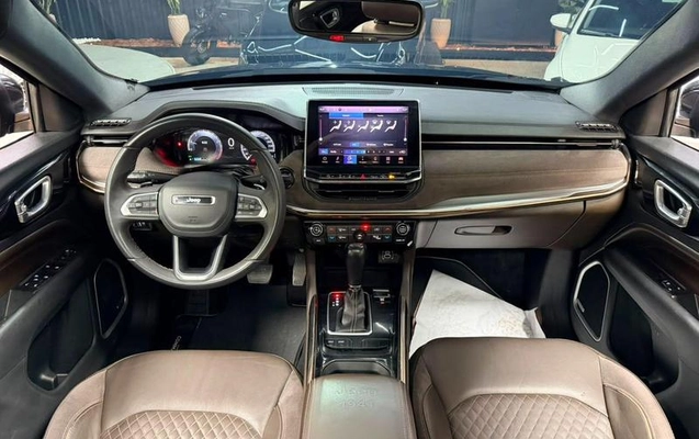 imagem-https://www.socarrao.com.br/sc-vehicle-images-prod/2536985/1789400001806-8254404_17_B_22fbca3727.jpeg