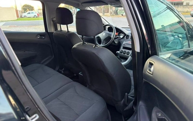 imagem-https://www.socarrao.com.br/sc-vehicle-images-prod/2537708/1792699759479-8159330_11_B_16cd30bedf.jpeg