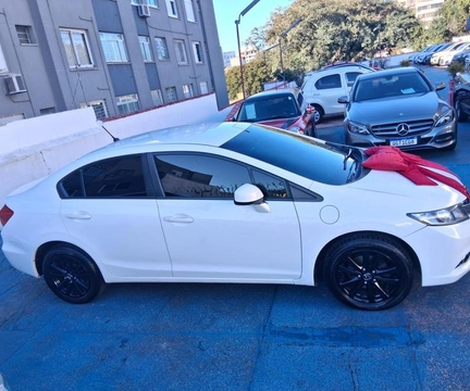 Honda Civic 2013 Branco — foto 1 de 3