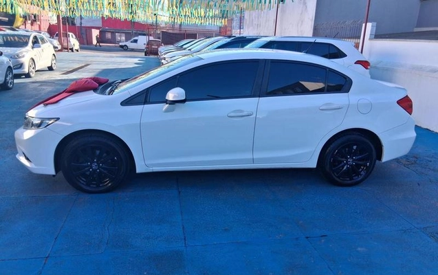 imagem-https://www.socarrao.com.br/sc-vehicle-images-prod/2538262/1789674441000-8260818_4_B_7bfd5d639e.jpeg