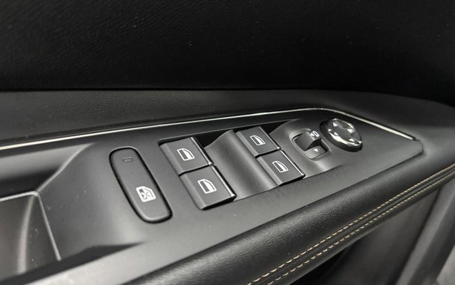 imagem-https://www.socarrao.com.br/sc-vehicle-images-prod/2538382/1789214850042-7397220_1_B_1a4377e76d.jpeg