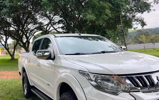 imagem-https://www.socarrao.com.br/sc-vehicle-images-prod/2538489/1783615394186-MTY5MzI2QzctMzBGRS00RUExLTg3QTktNEE4MEI1NUUyNDBGLmpwZWc.jpeg