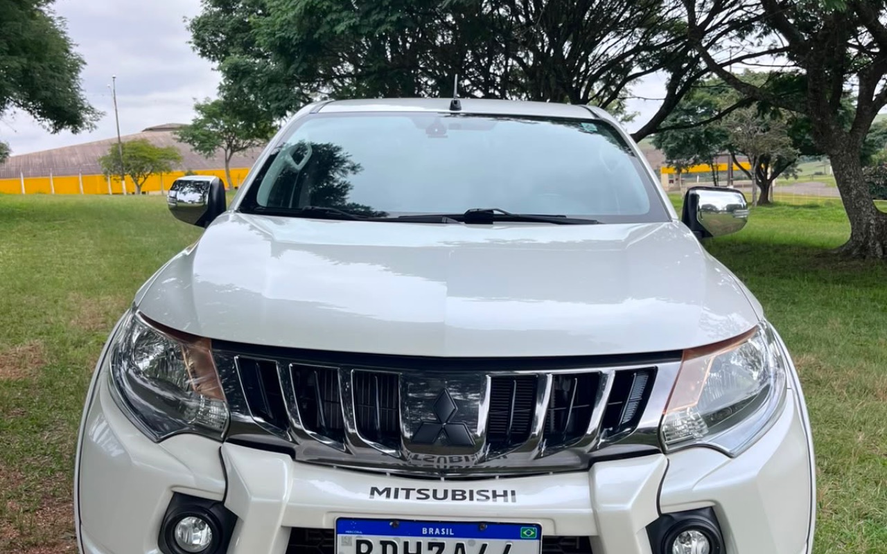 Mitsubishi L200 Triton Sport Hpe 2.4 Cd Diesel Aut. - foto 3