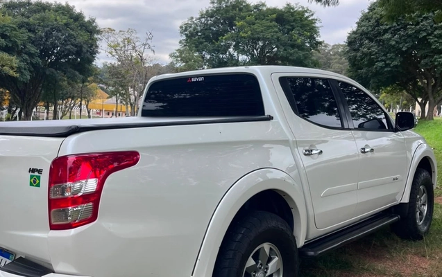 imagem-https://www.socarrao.com.br/sc-vehicle-images-prod/2538489/1783615394436-REYwMTYxOEMtMkJFOS00QzI5LTgwNkEtOUUyQTk4MUY2RjA0LmpwZWc.jpeg