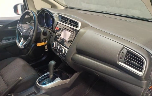 imagem-https://www.socarrao.com.br/sc-vehicle-images-prod/2538776/1786042492398-8188475_9_B_7d971c13ab.jpeg