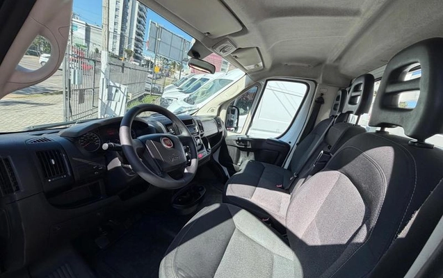 imagem-https://www.socarrao.com.br/sc-vehicle-images-prod/2538993/1790014954583-8264008_5_B_a1cfcb5ea3.jpeg