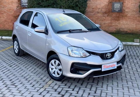 Toyota Etios 2018 Prata — foto 1 de 3