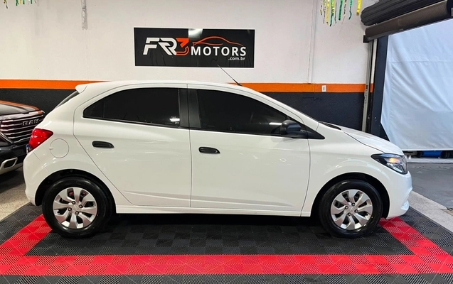 imagem-https://www.socarrao.com.br/sc-vehicle-images-prod/2539209/1784925177745-V2hhdHNBcHAgSW1hZ2UgMjAyNi0wNy0yMyBhdCAxOC4wMC4xNiAoMikuanBlZw.jpeg