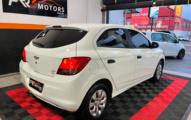 imagem-https://www.socarrao.com.br/sc-vehicle-images-prod/2539209/1784925177806-V2hhdHNBcHAgSW1hZ2UgMjAyNi0wNy0yMyBhdCAxOC4wMC4xNiAoMykuanBlZw.jpeg