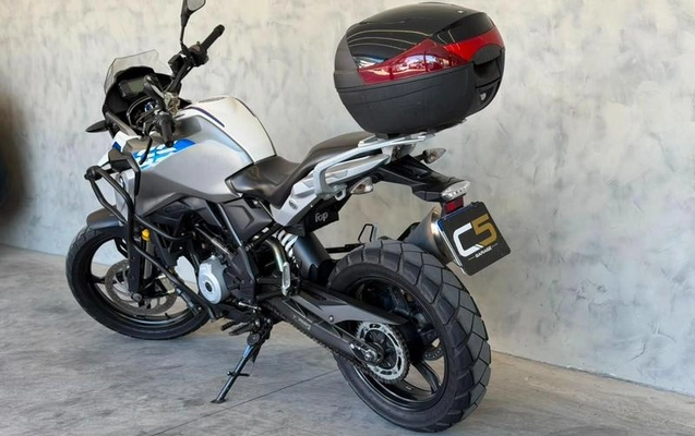 imagem-https://www.socarrao.com.br/sc-vehicle-images-prod/2539358/1785935841181-8251979_3_B_6d0a6add42.jpeg