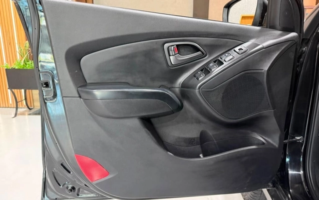 imagem-https://www.socarrao.com.br/sc-vehicle-images-prod/2540015/1783620518049-vehicle_image_1783620494_067a72a4859873636b080348e9cb19ff.jpeg
