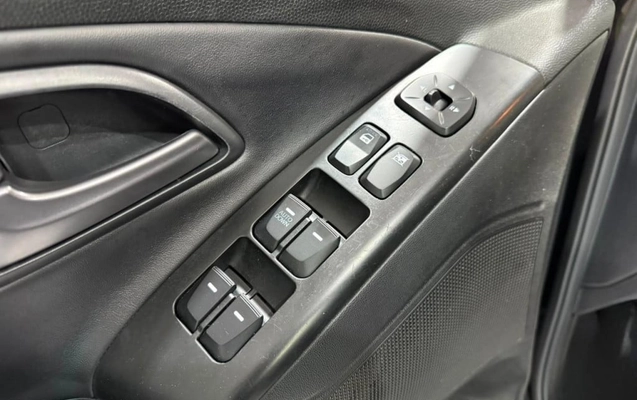 imagem-https://www.socarrao.com.br/sc-vehicle-images-prod/2540015/1783620518050-vehicle_image_1783620496_e63839caf67b0da590c5a6bbd93f580d.jpeg
