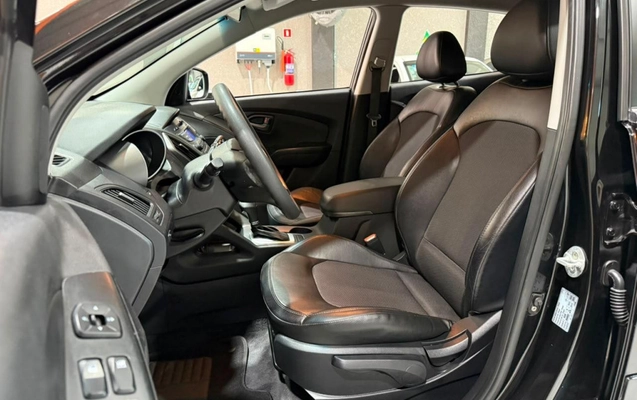 imagem-https://www.socarrao.com.br/sc-vehicle-images-prod/2540015/1783620518056-vehicle_image_1783620506_a7c618b1e9c5590c61740ee06d3a88ec.jpeg