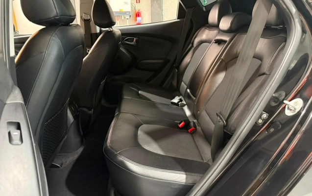 imagem-https://www.socarrao.com.br/sc-vehicle-images-prod/2540015/1783620518058-vehicle_image_1783620508_62e680afbf6ba39674cf158a41c18484.jpeg