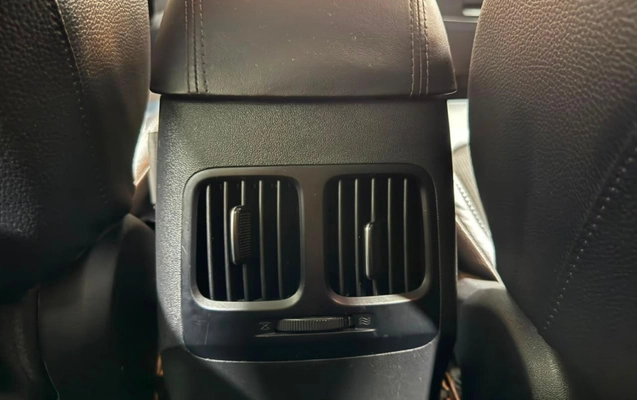 imagem-https://www.socarrao.com.br/sc-vehicle-images-prod/2540015/1783620518064-vehicle_image_1783620517_05e8ab16c63ae161799ee6276936d0d8.jpeg